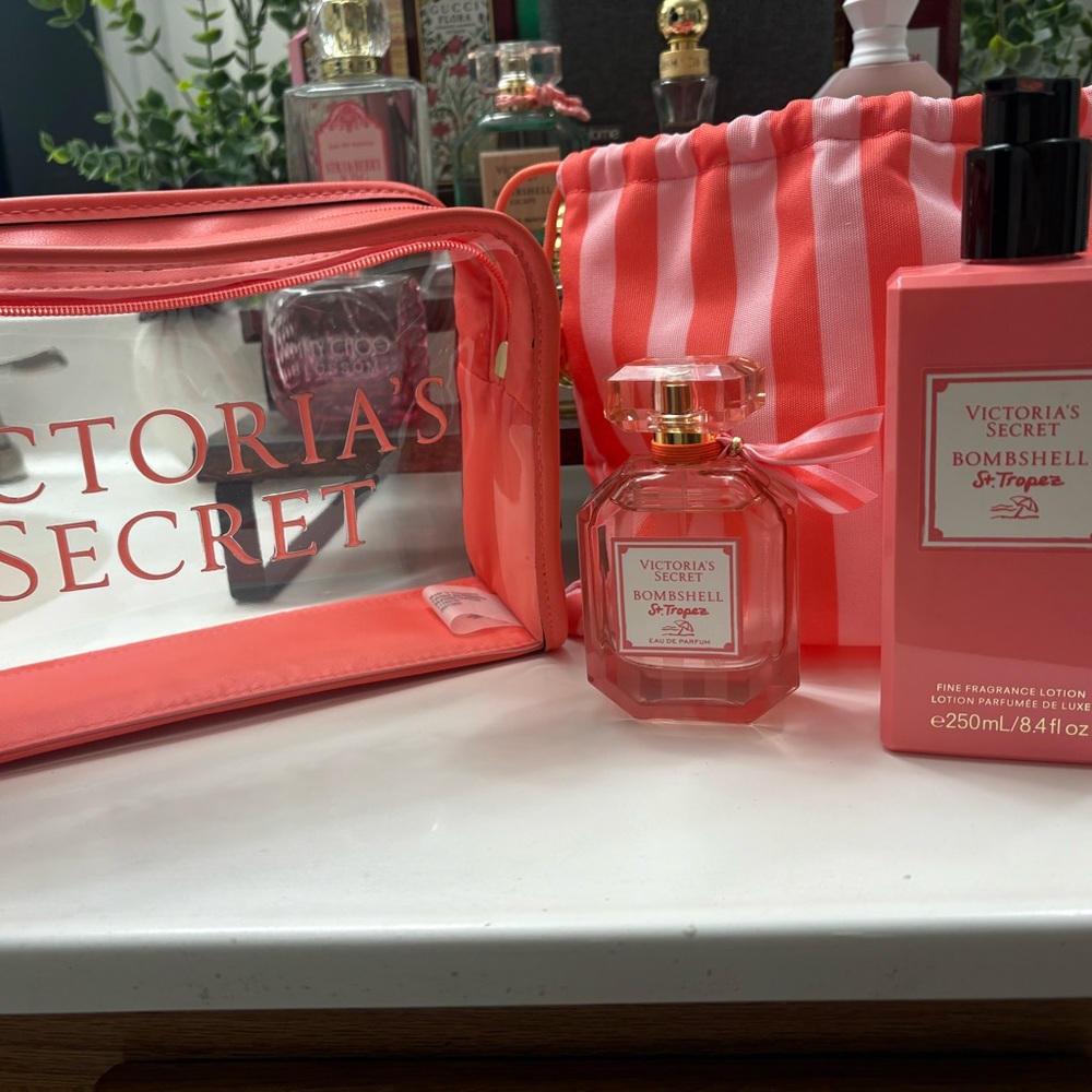 Victoria's Secret Bombshell St. Tropez Perfume Set - Pink